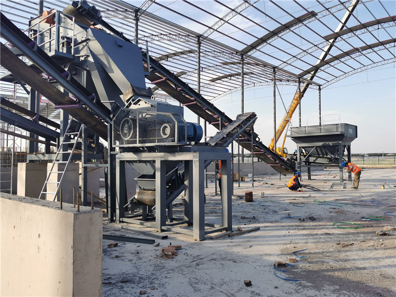 錫寶重工員工們冒著高溫在江蘇淮安客戶(hù)現(xiàn)場(chǎng)進(jìn)行設(shè)備安裝(圖9)